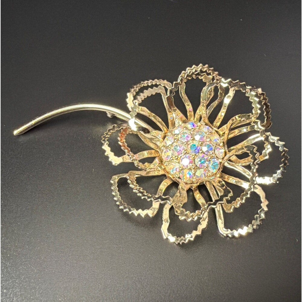 VINTAGE SARAH COVENTRY Flower Brooch Iridescent Aurora Rhinestone Gold Tone Pin - Picture 3 of 12